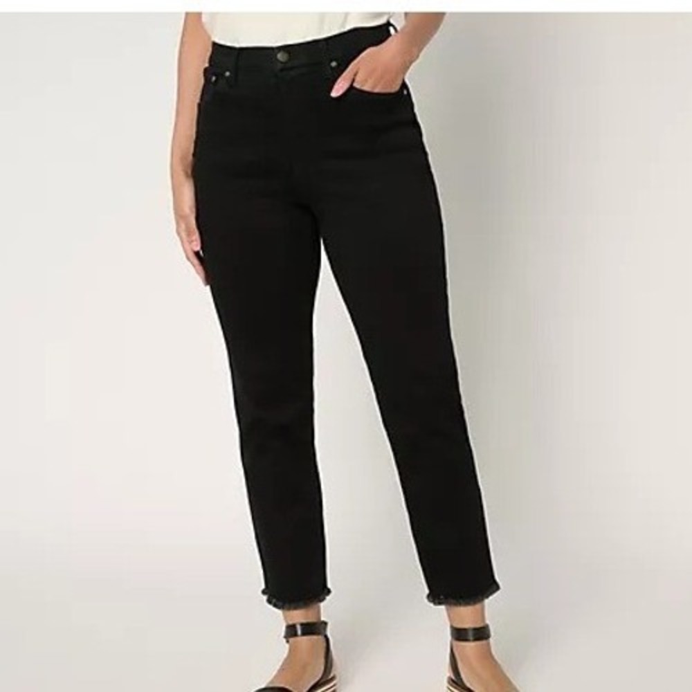 Women with Control Womens 2 Black Contour Curves Slim Crop Raw Hem Pants A685067